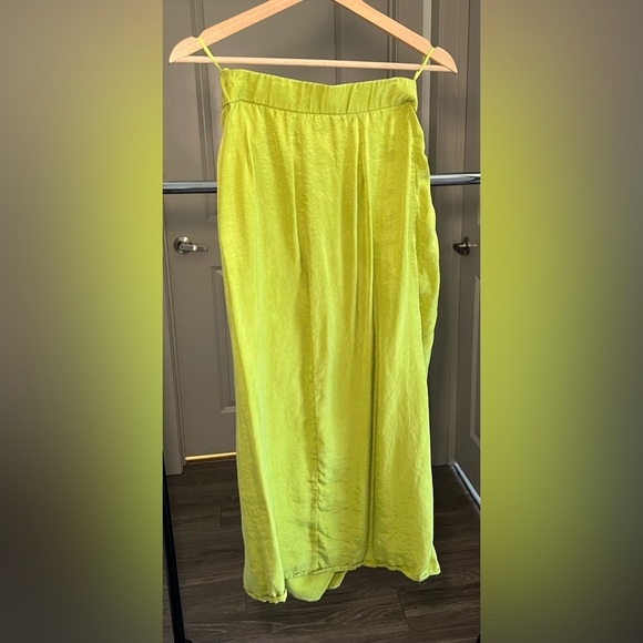 Zara Long Skirt in Lime Green with Slit and Ruching; XS - Picture 6 of 7